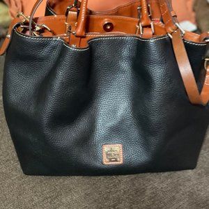 Dooney & Bourke Pebbel Grain Large Barlow